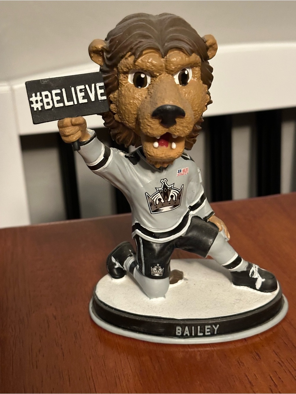 Los Angeles Kings Bailey Lion Mascot Figure - Gray and Black Team Décor